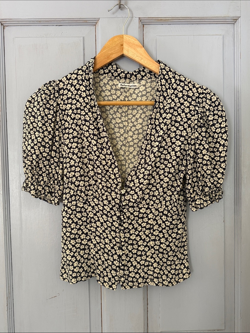 Reformation V Neck Floral Blouse Size 0